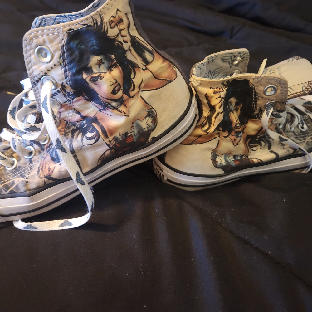 Converse Wonder Woman Graphic High-Top Sneakers